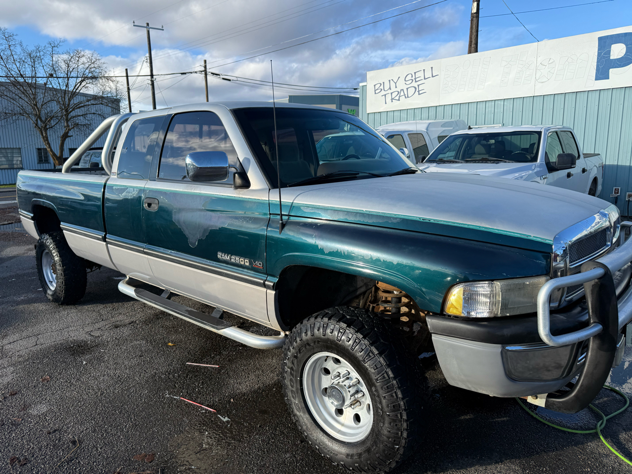 Dodge Ram 2500 ST Club Cab 8-ft. Bed 4WD 1995