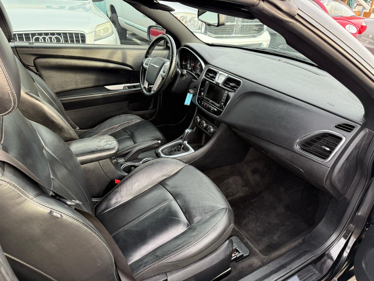 Chrysler 200 Limited Convertible 2011