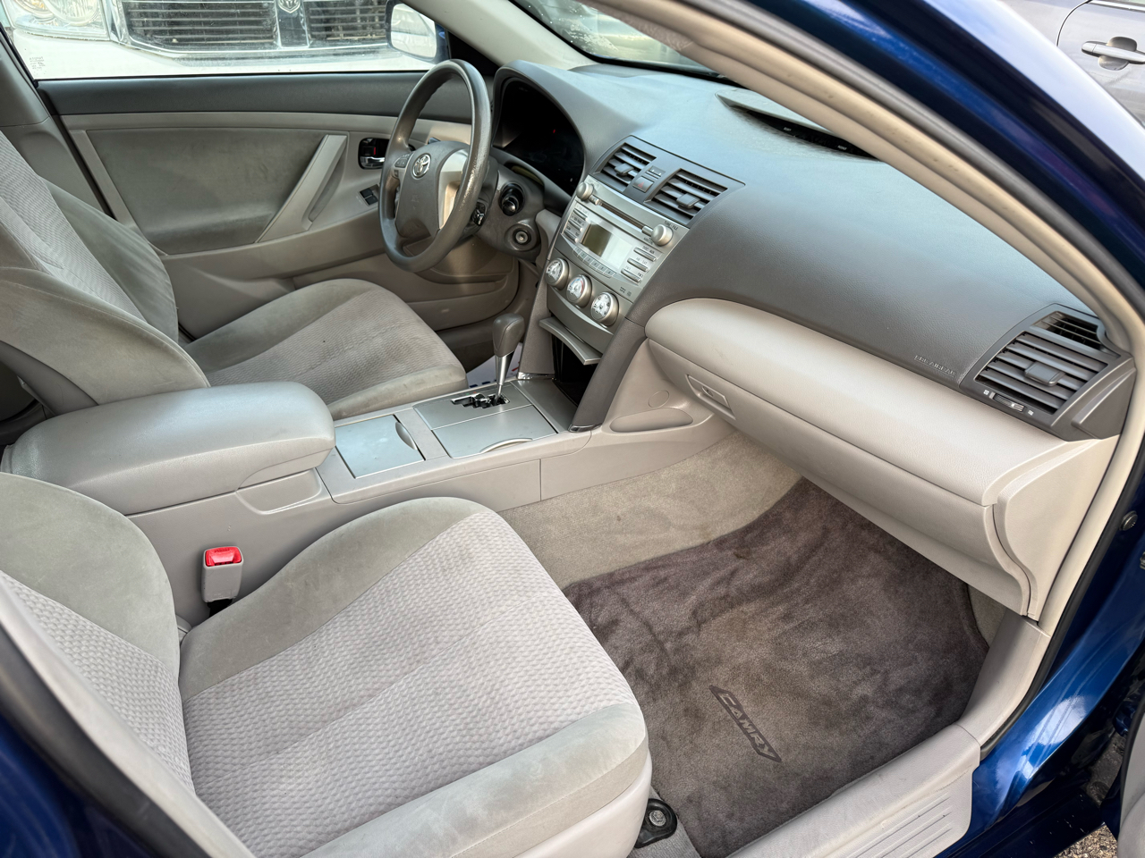 Toyota Camry Base 6-Spd AT 2011