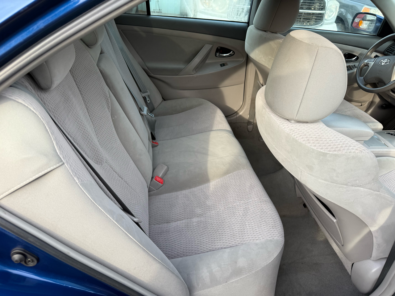 Toyota Camry Base 6-Spd AT 2011