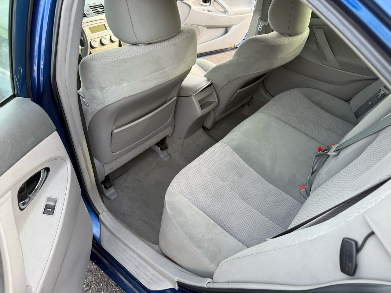 Toyota Camry Base 6-Spd AT 2011