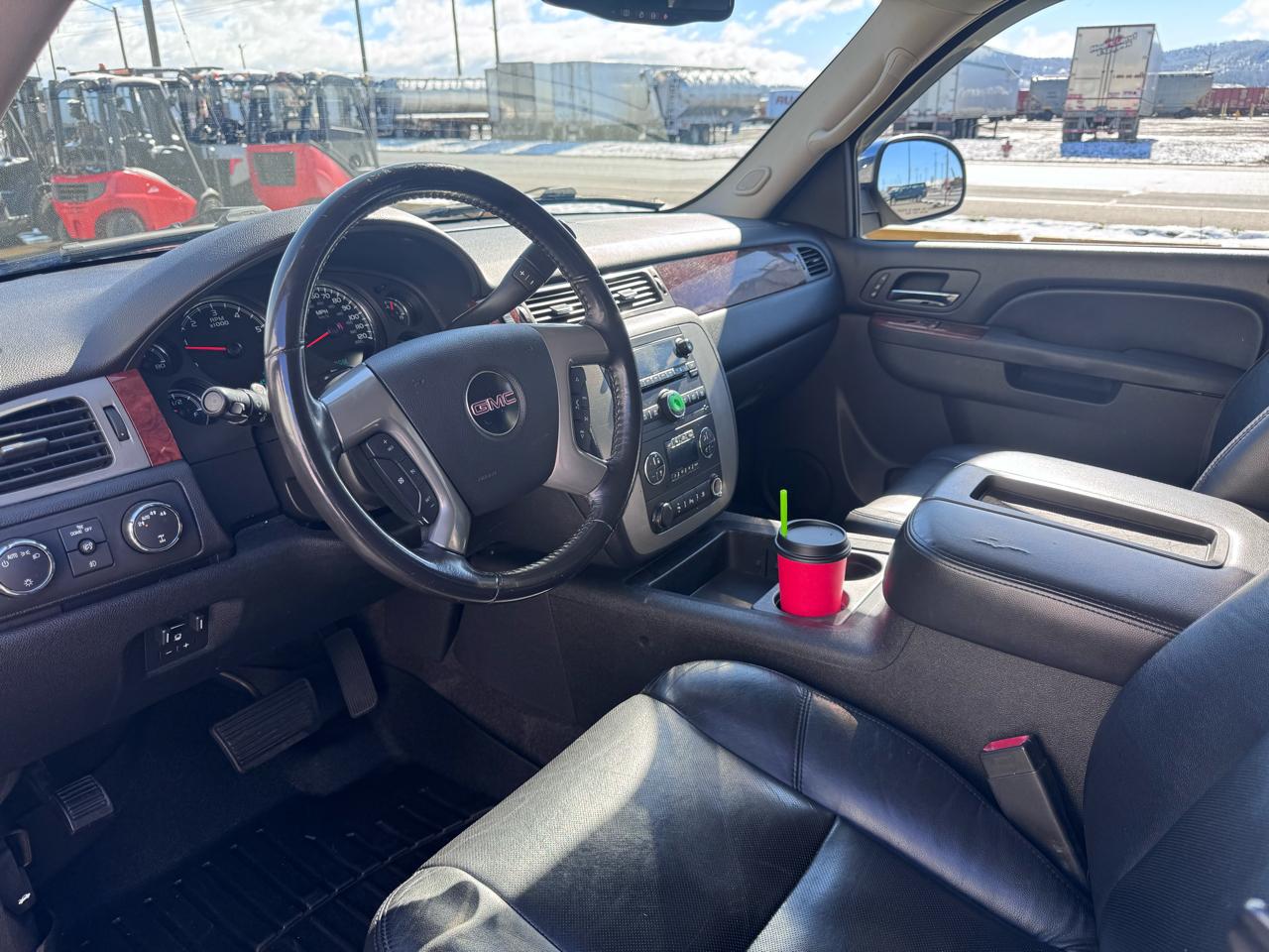 GMC Yukon XL SLT-1 1/2 Ton 4WD 2010