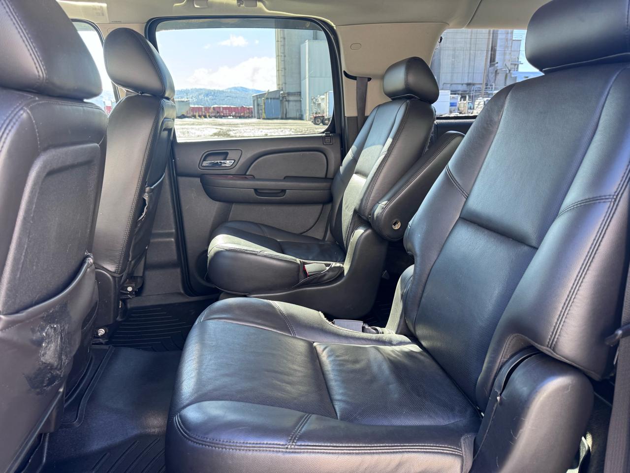 GMC Yukon XL SLT-1 1/2 Ton 4WD 2010