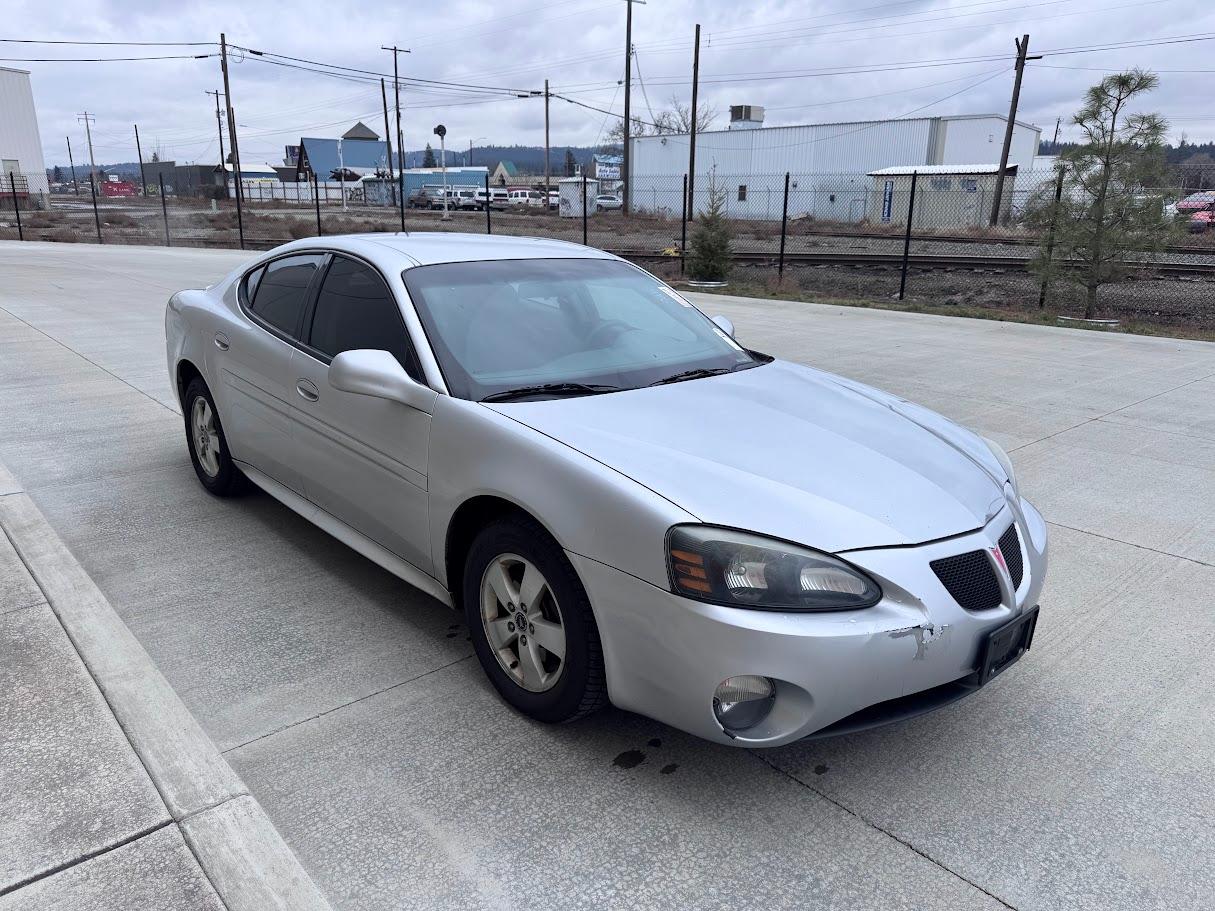 Pontiac Grand Prix Base 2005