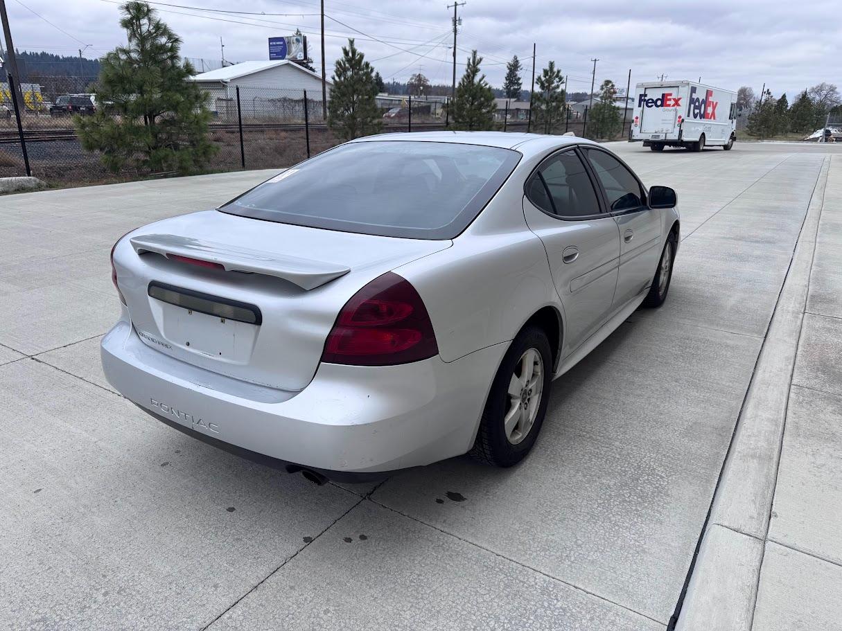 Pontiac Grand Prix Base 2005