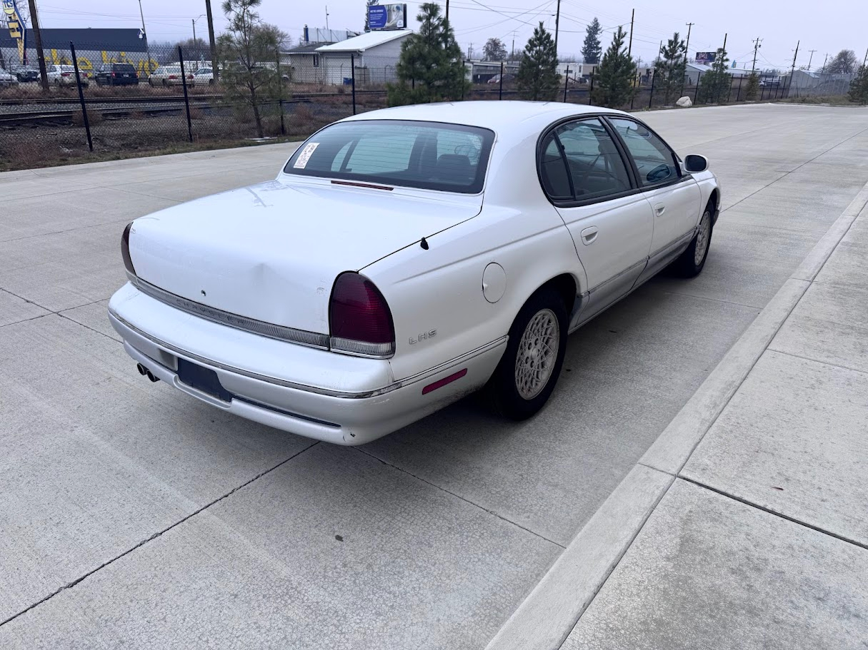 Chrysler LHS Sedan 1995