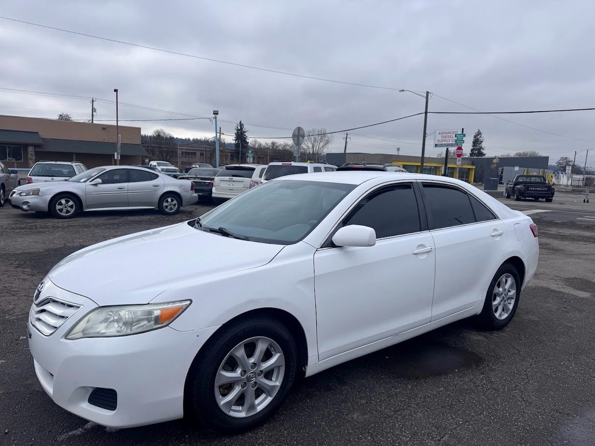 Toyota Camry Base 6-Spd AT 2011