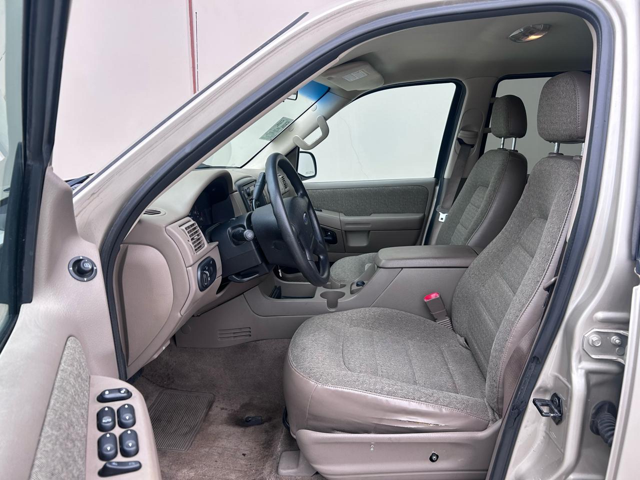 Ford Explorer XLS Sport 4.0L 4WD 2004