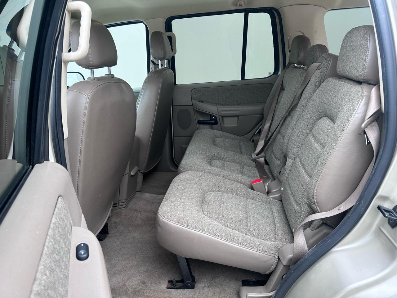 Ford Explorer XLS Sport 4.0L 4WD 2004