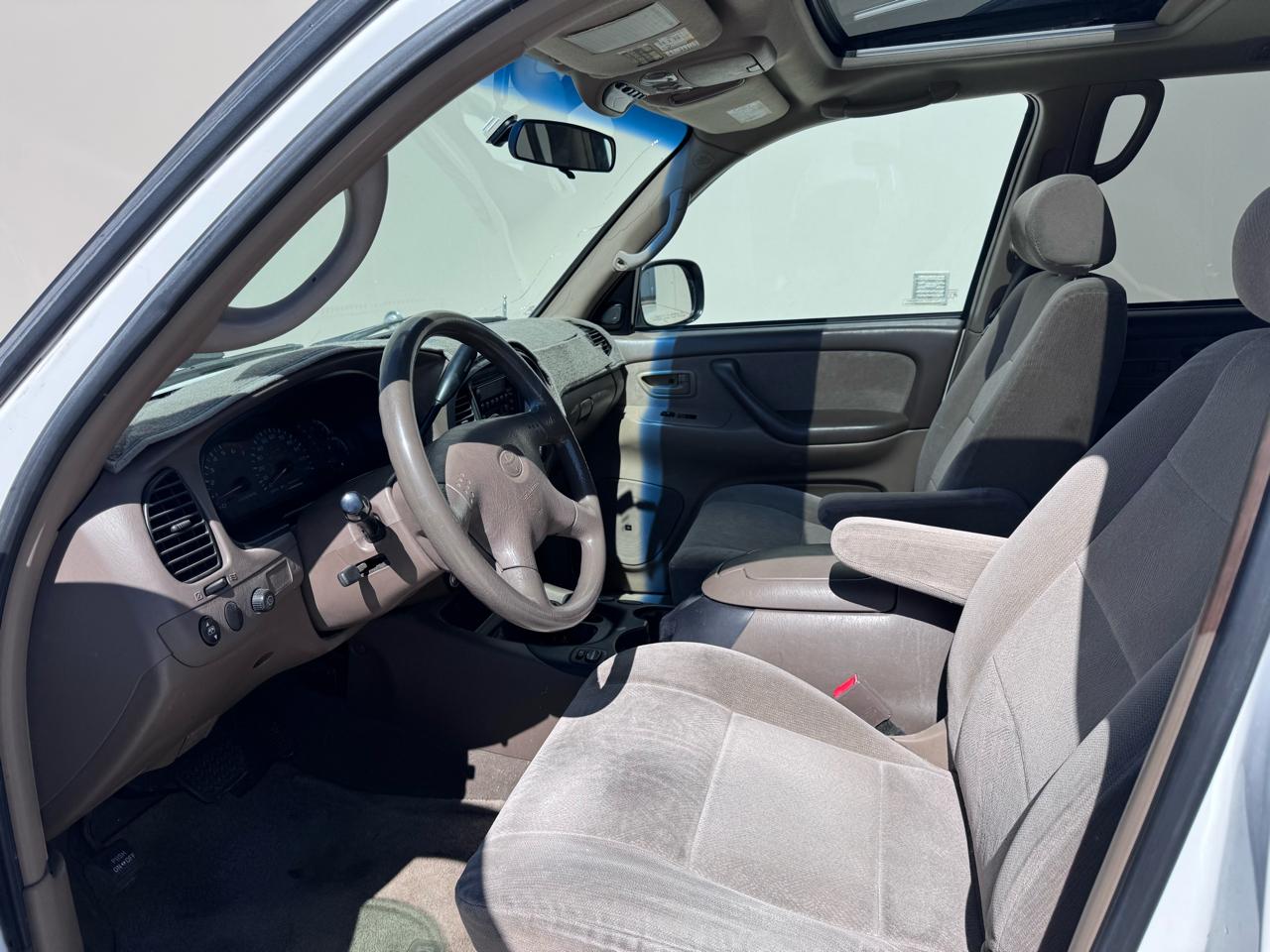 Toyota Sequoia SR5 4WD 2002