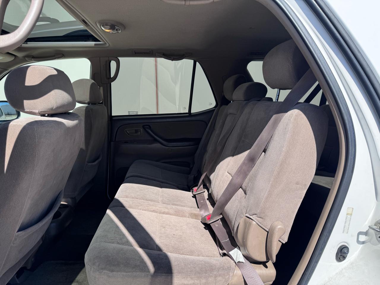 Toyota Sequoia SR5 4WD 2002