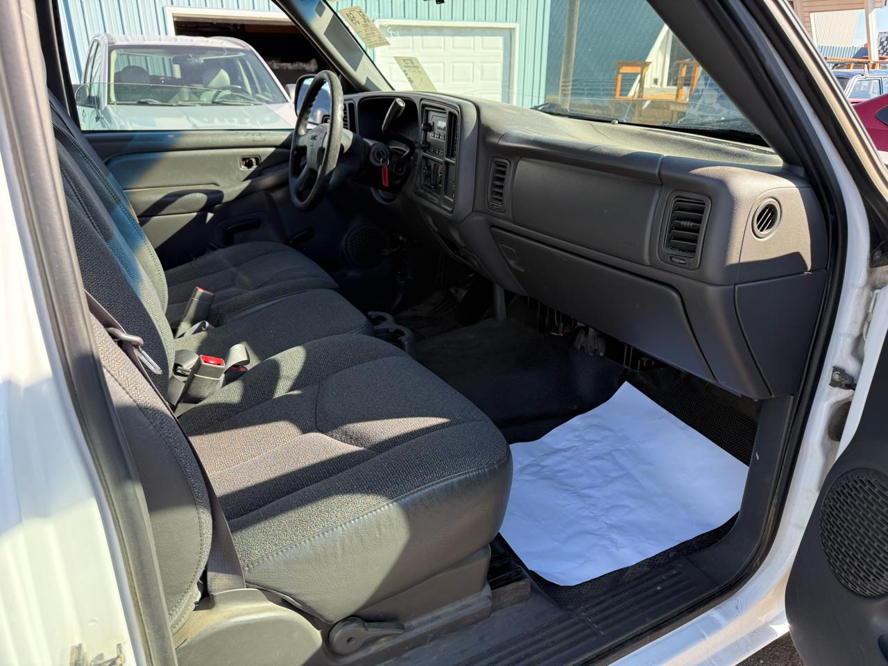 GMC Sierra 1500 Work Truck Long Bed 2WD 2003