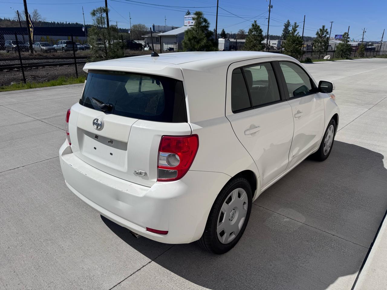 Scion xD 5-Door Hatchback 4-Spd AT 2014