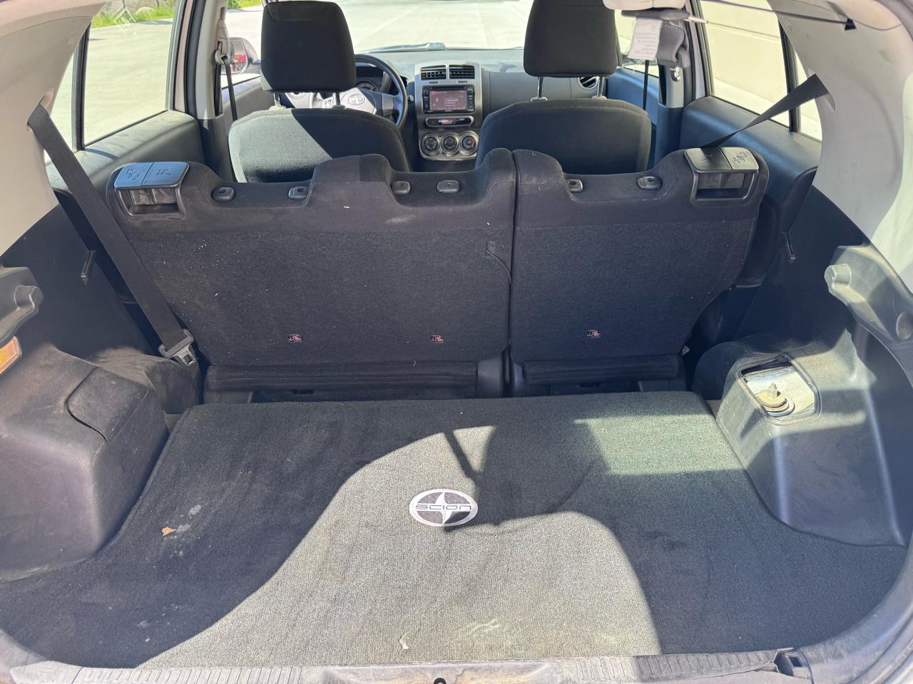 Scion xD 5-Door Hatchback 4-Spd AT 2014