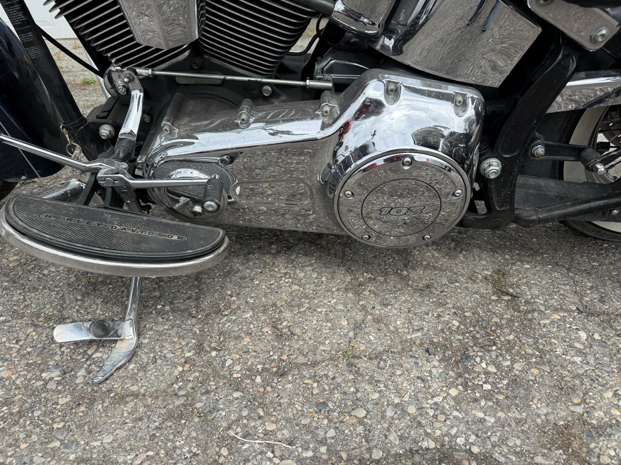 Harley-Davidson FLSTC103  2012