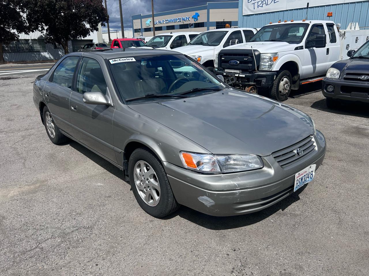 Toyota Camry LE V6 1999