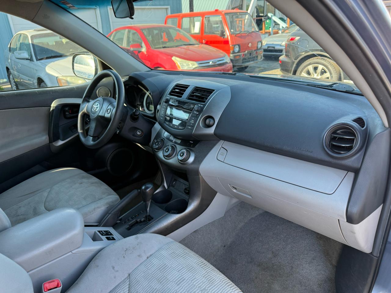 Toyota RAV4 Base I4 4WD 2010