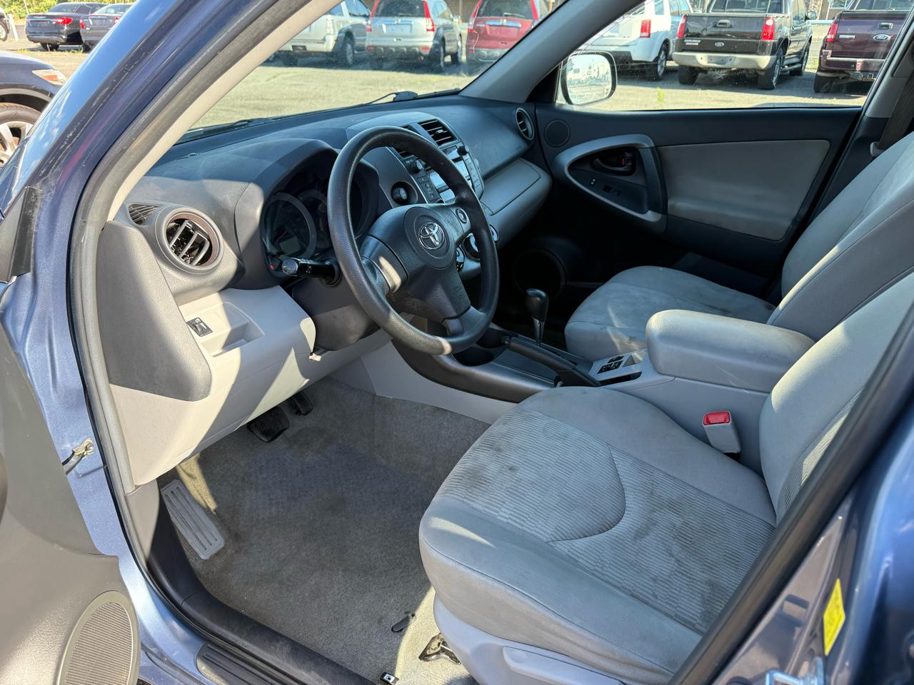 Toyota RAV4 Base I4 4WD 2010