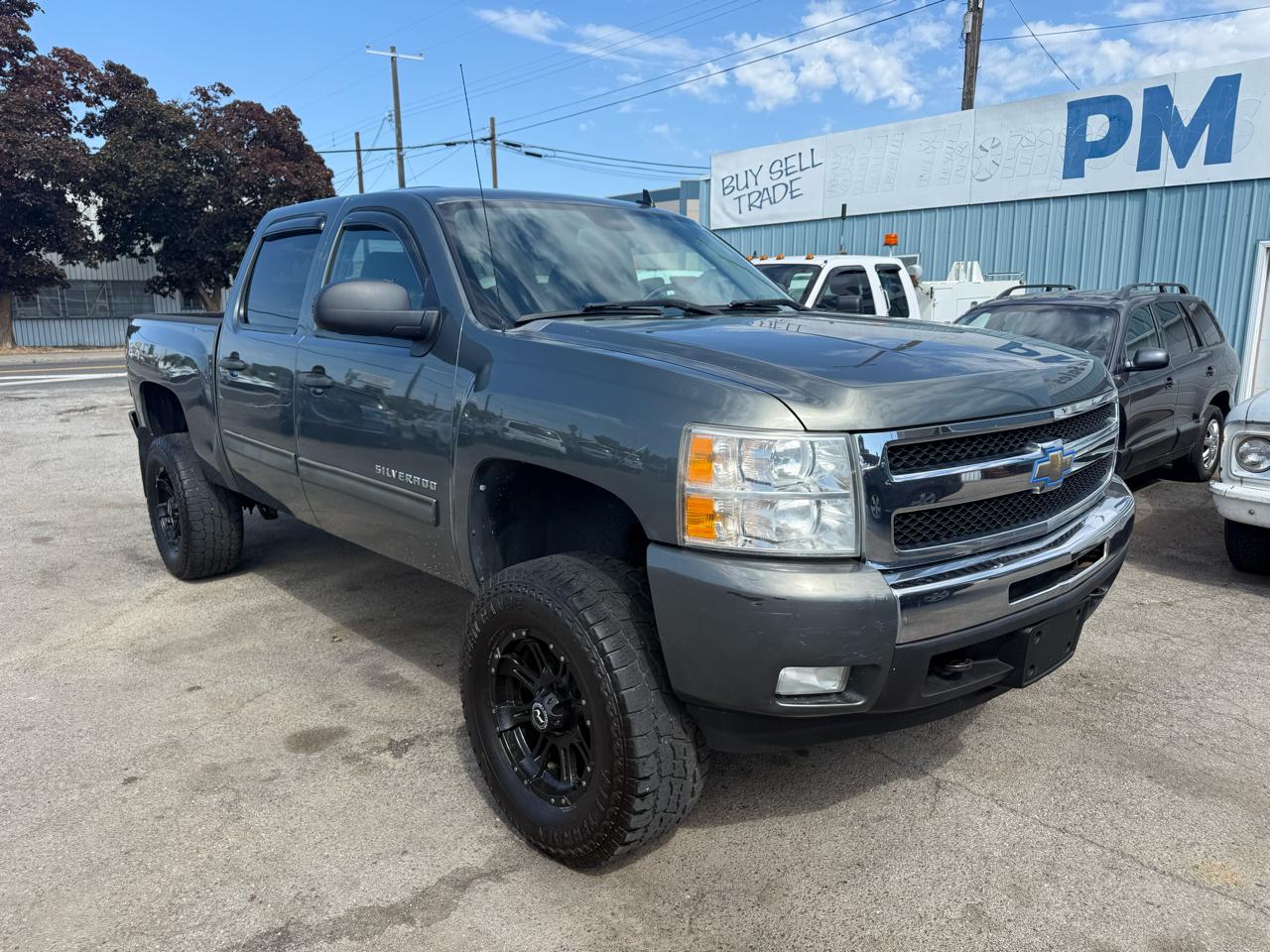 Chevrolet Silverado 1500 LT Crew Cab 4WD 2011