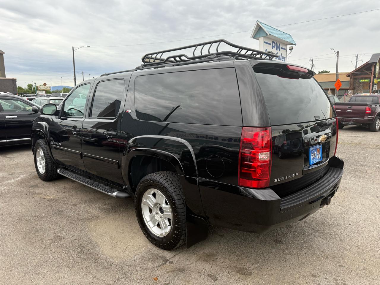 Chevrolet Suburban LT 1500 4WD 2014