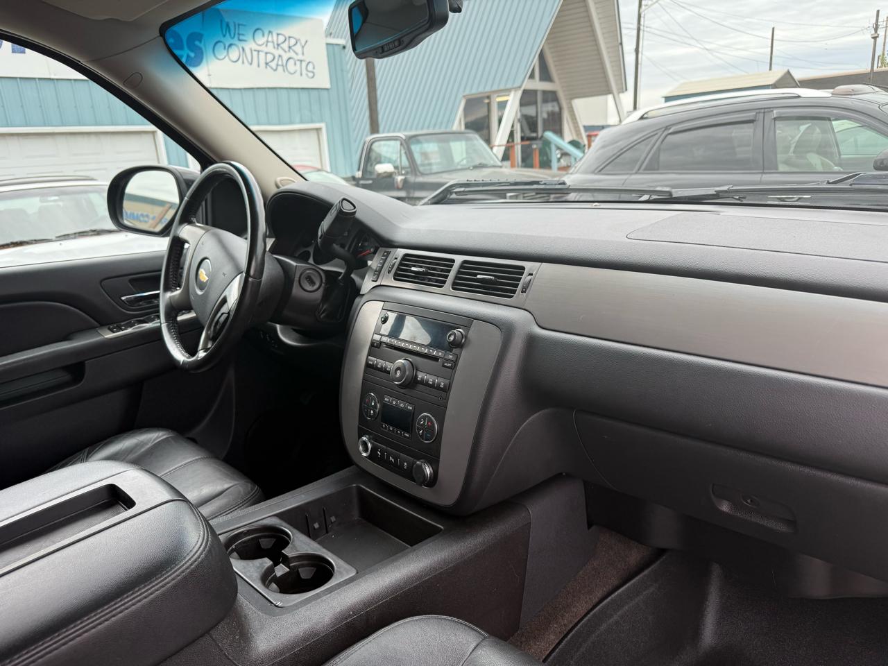 Chevrolet Suburban LT 1500 4WD 2014