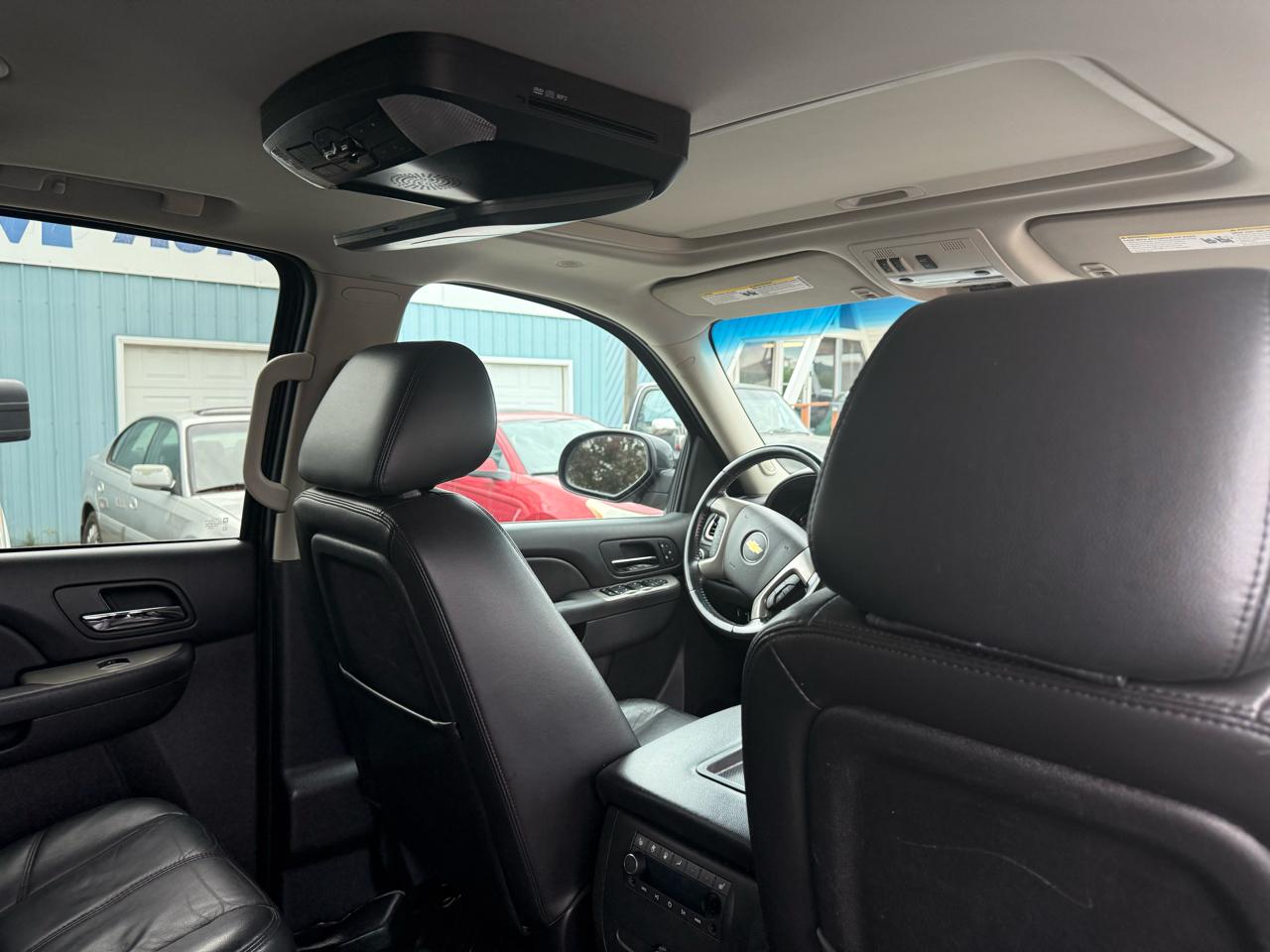 Chevrolet Suburban LT 1500 4WD 2014