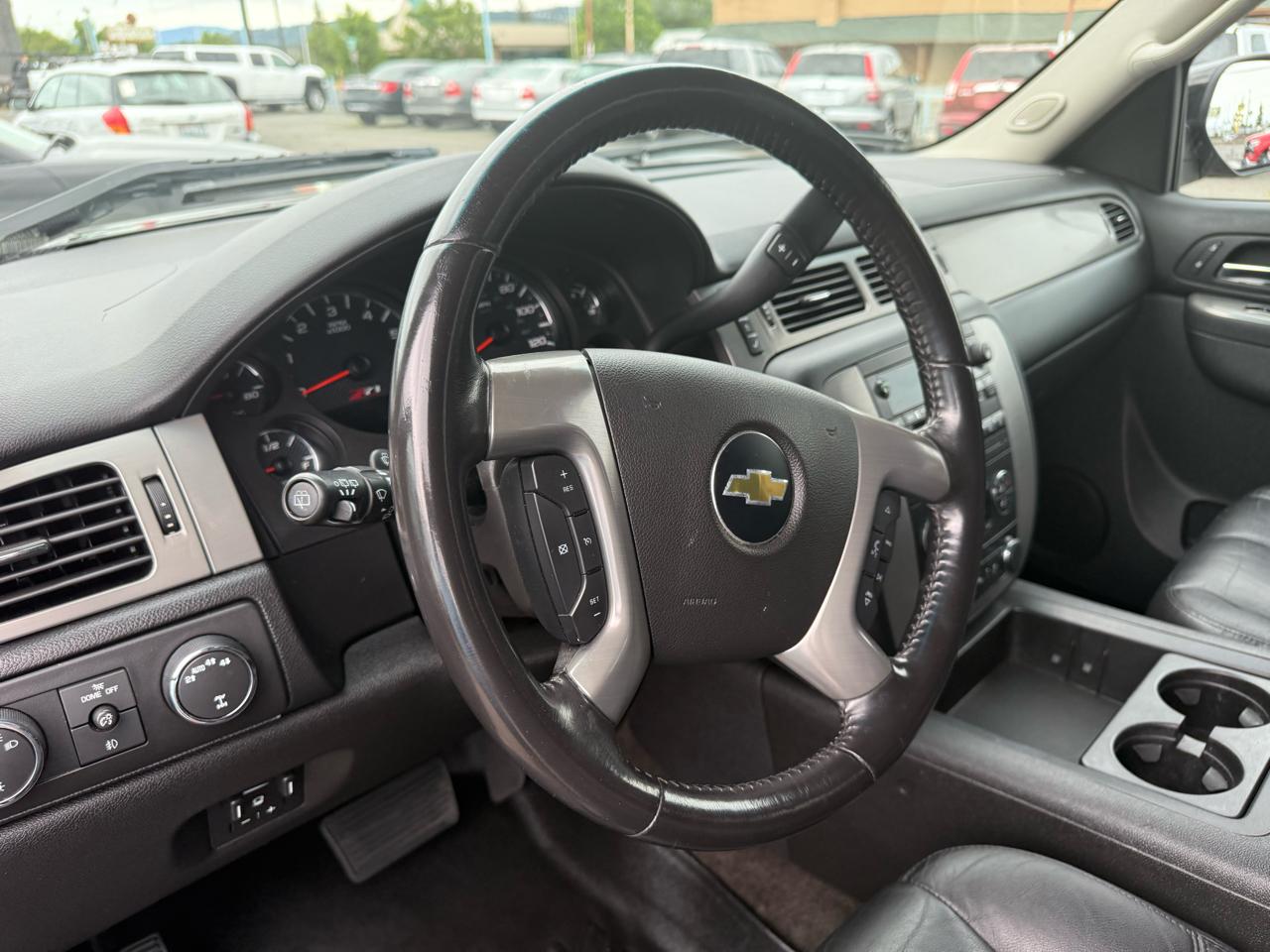 Chevrolet Suburban LT 1500 4WD 2014