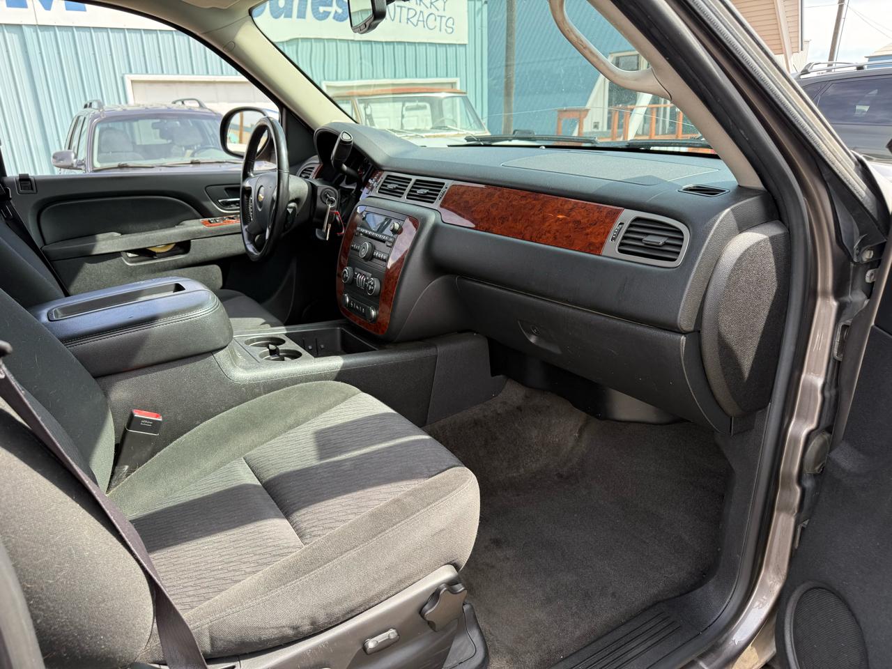 Chevrolet Suburban LS 1500 2WD 2014