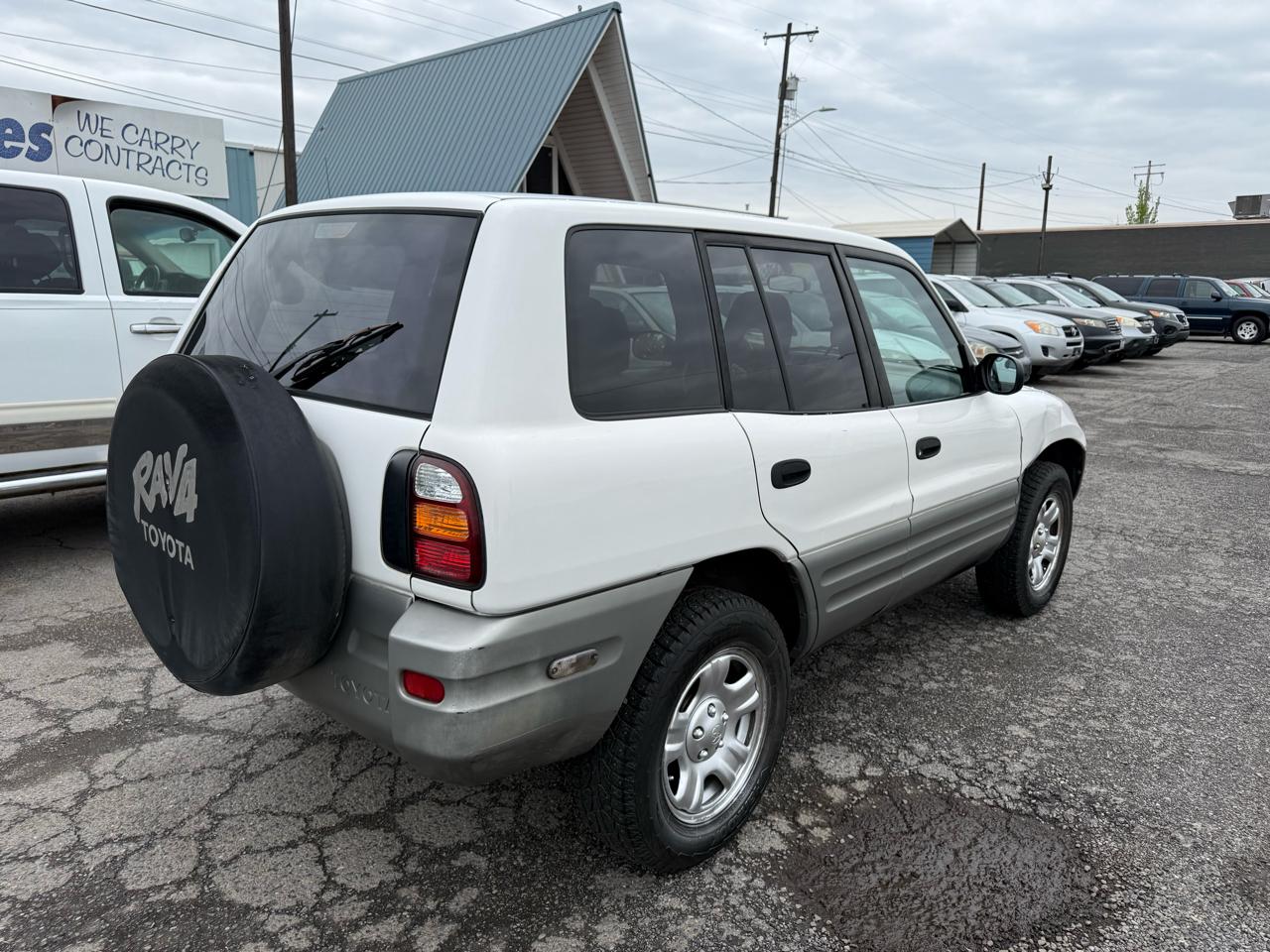 Toyota RAV4 4-Door 4WD 2000