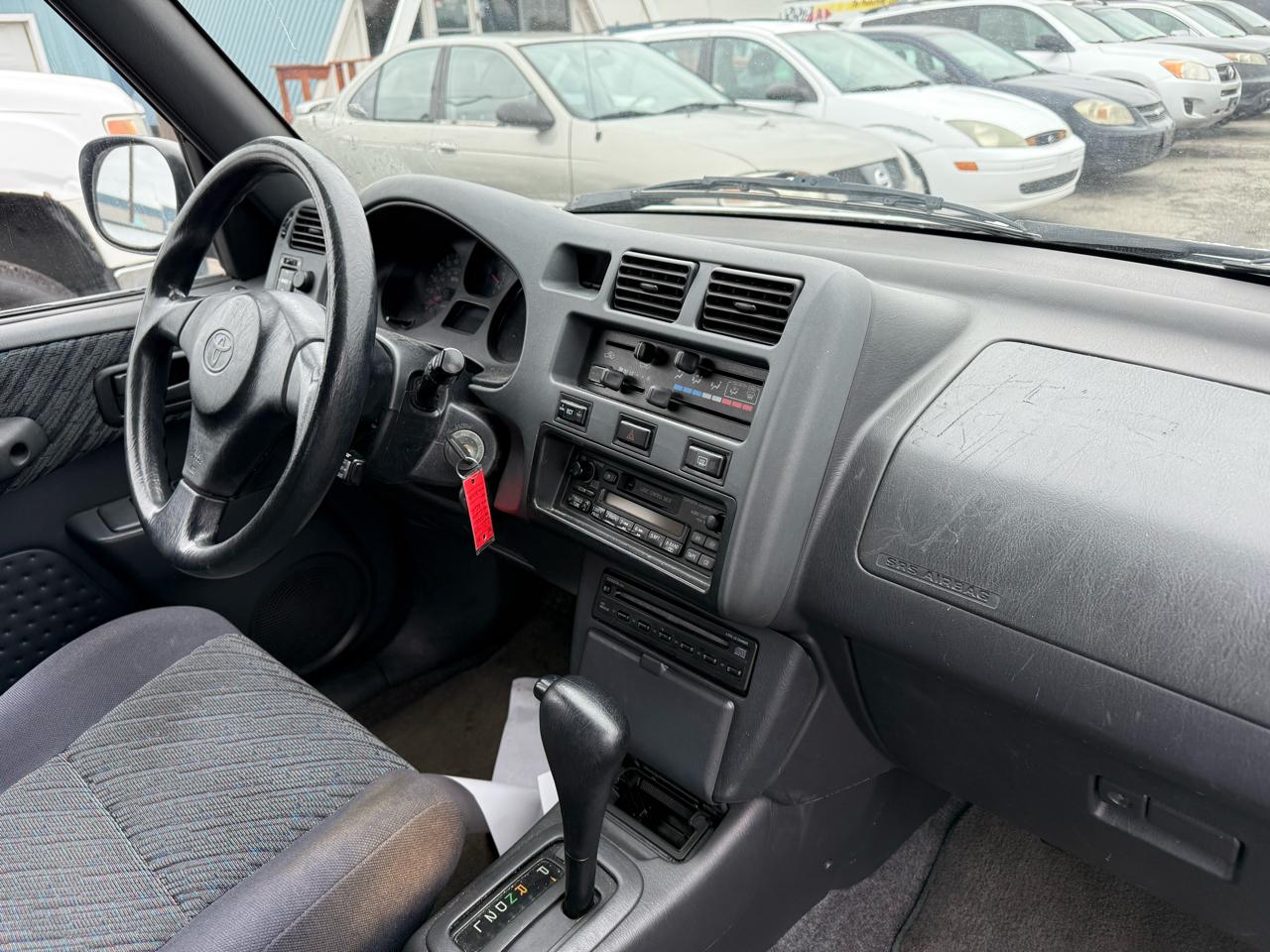 Toyota RAV4 4-Door 4WD 2000