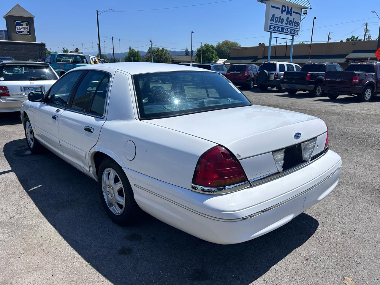 Ford Crown Victoria LX 2001