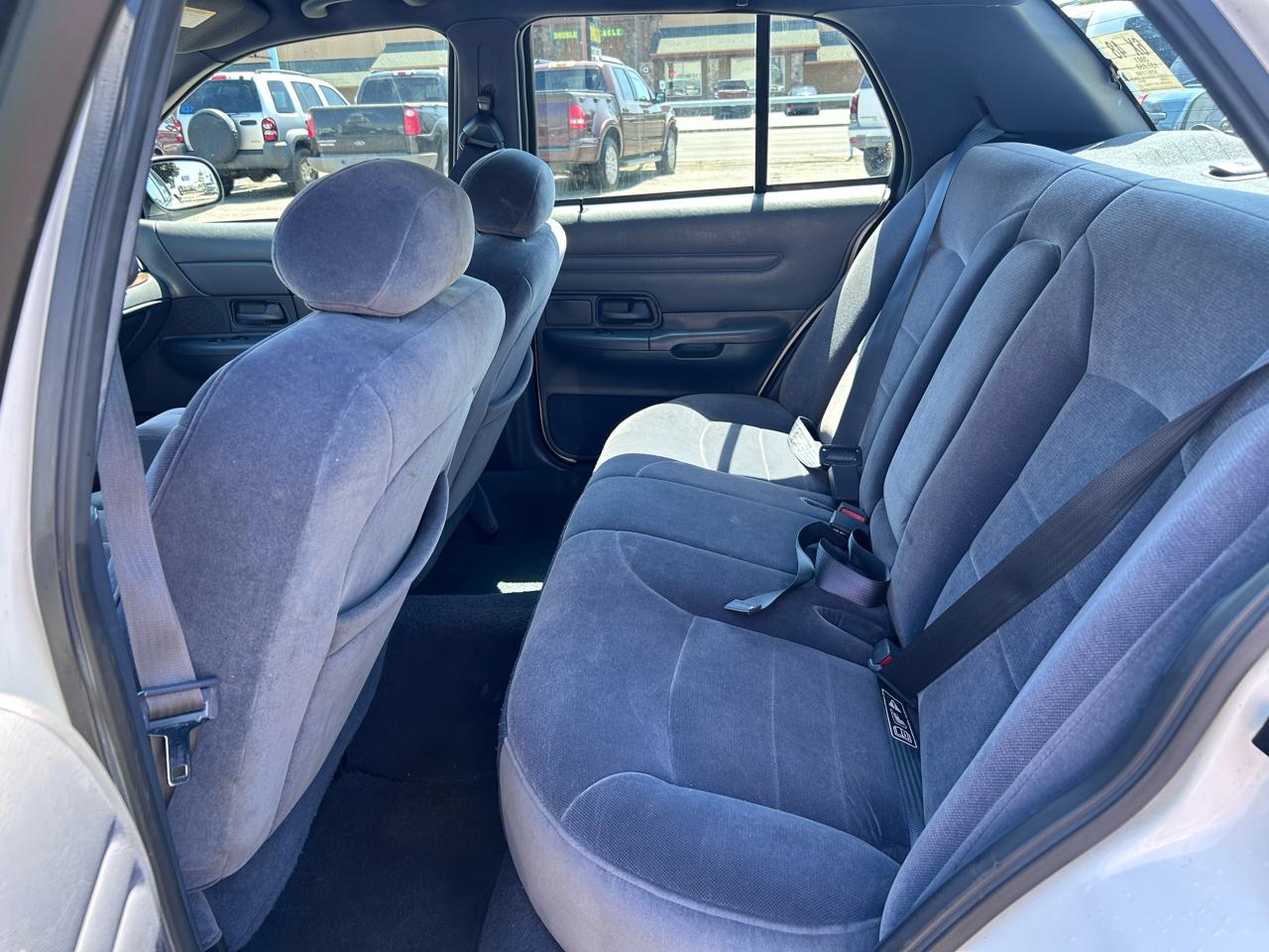Ford Crown Victoria LX 2001