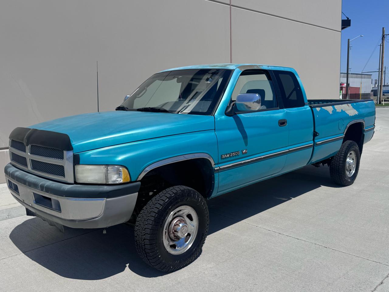 Dodge Ram 2500 ST Club Cab 8-ft. Bed 4WD 1997