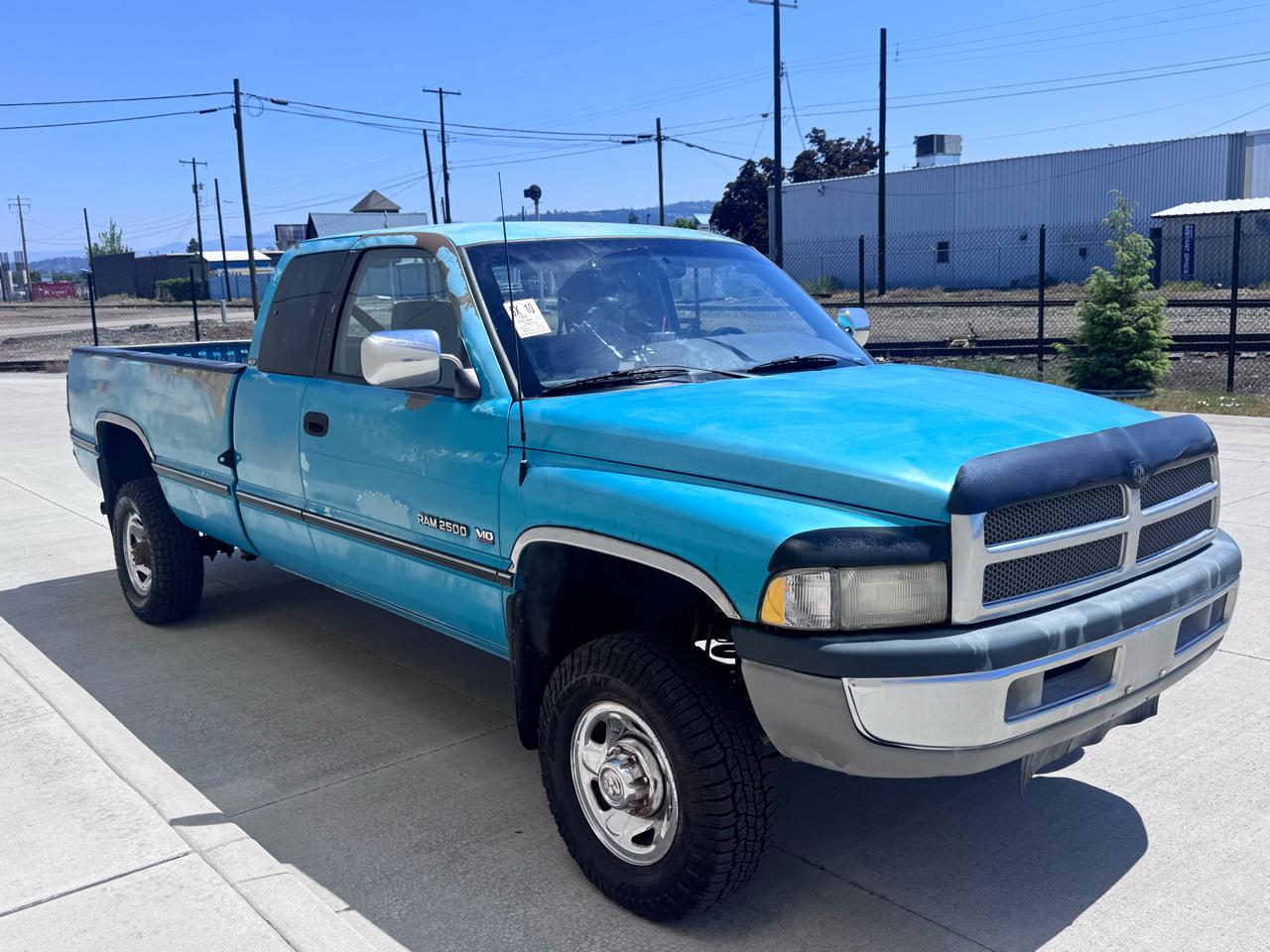 Dodge Ram 2500 ST Club Cab 8-ft. Bed 4WD 1997