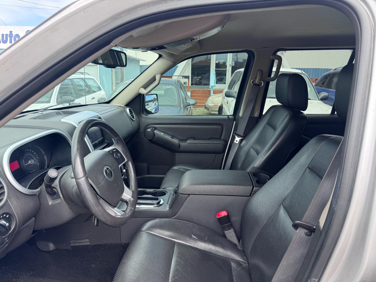 Mercury Mountaineer Base 4.0L AWD 2008