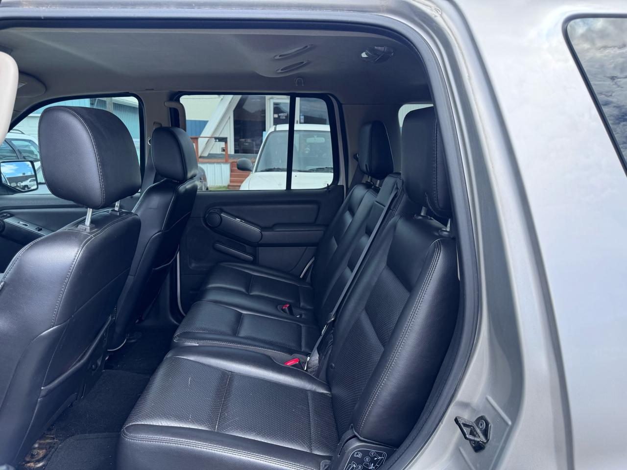 Mercury Mountaineer Base 4.0L AWD 2008