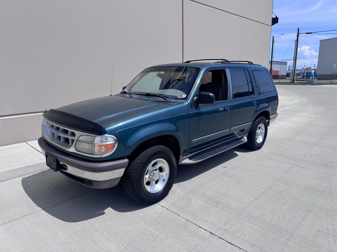 Ford Explorer XL 4-Door 4WD 1996