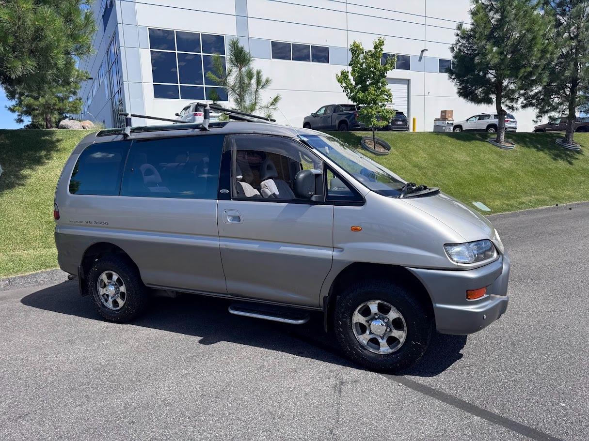 Mitsubishi Delica L400 Space Gear  1997