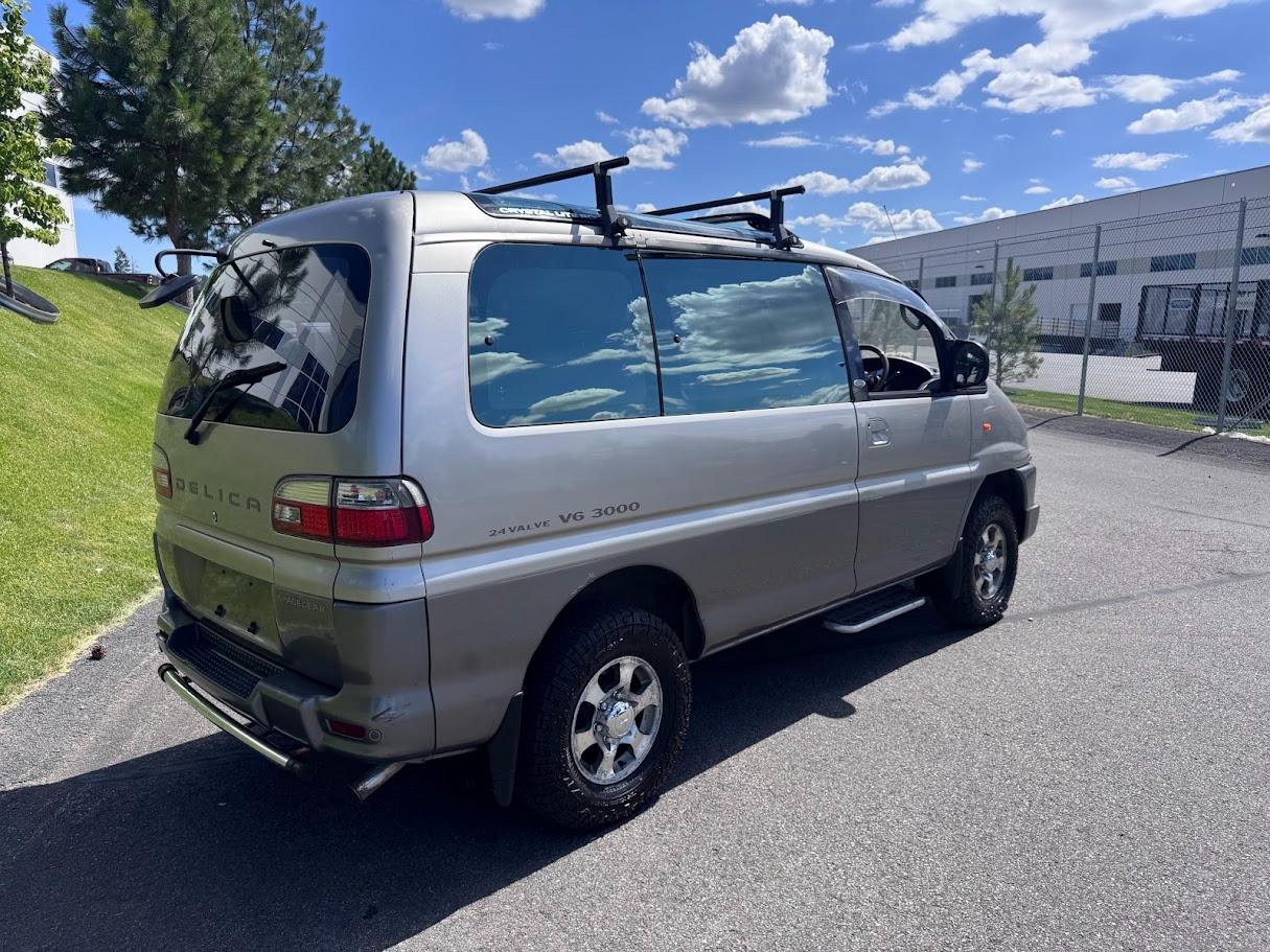 Mitsubishi Delica L400 Space Gear  1997