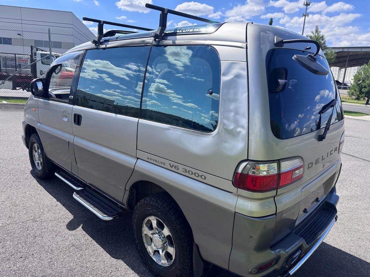 Mitsubishi Delica L400 Space Gear  1997