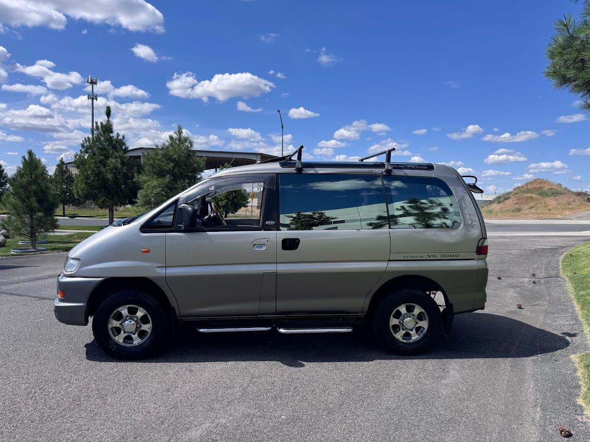 Mitsubishi Delica L400 Space Gear  1997
