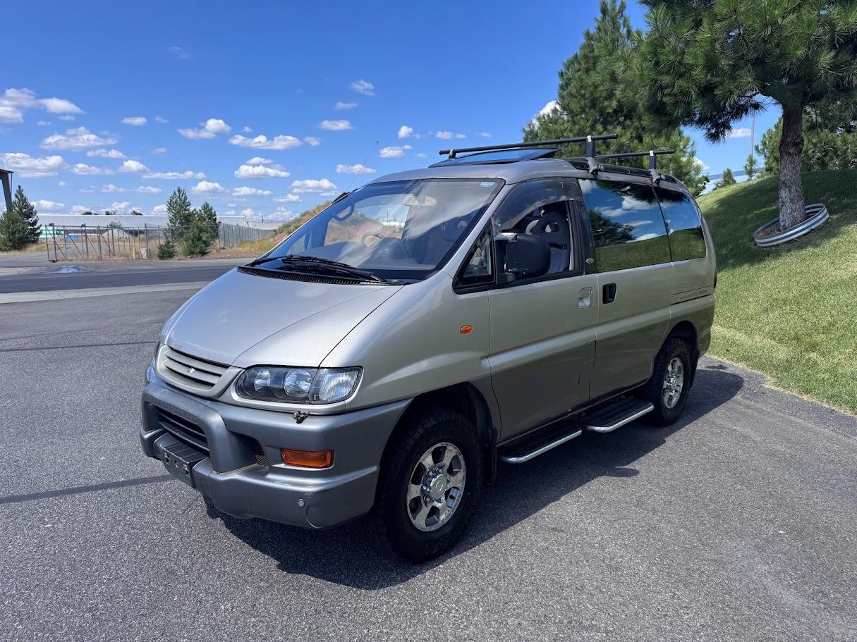 Mitsubishi Delica L400 Space Gear  1997