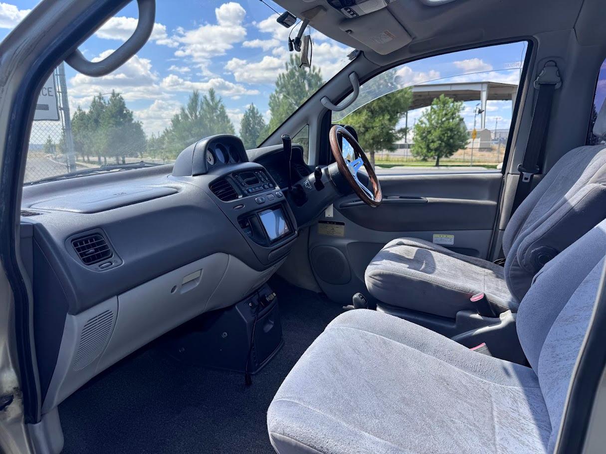 Mitsubishi Delica L400 Space Gear  1997