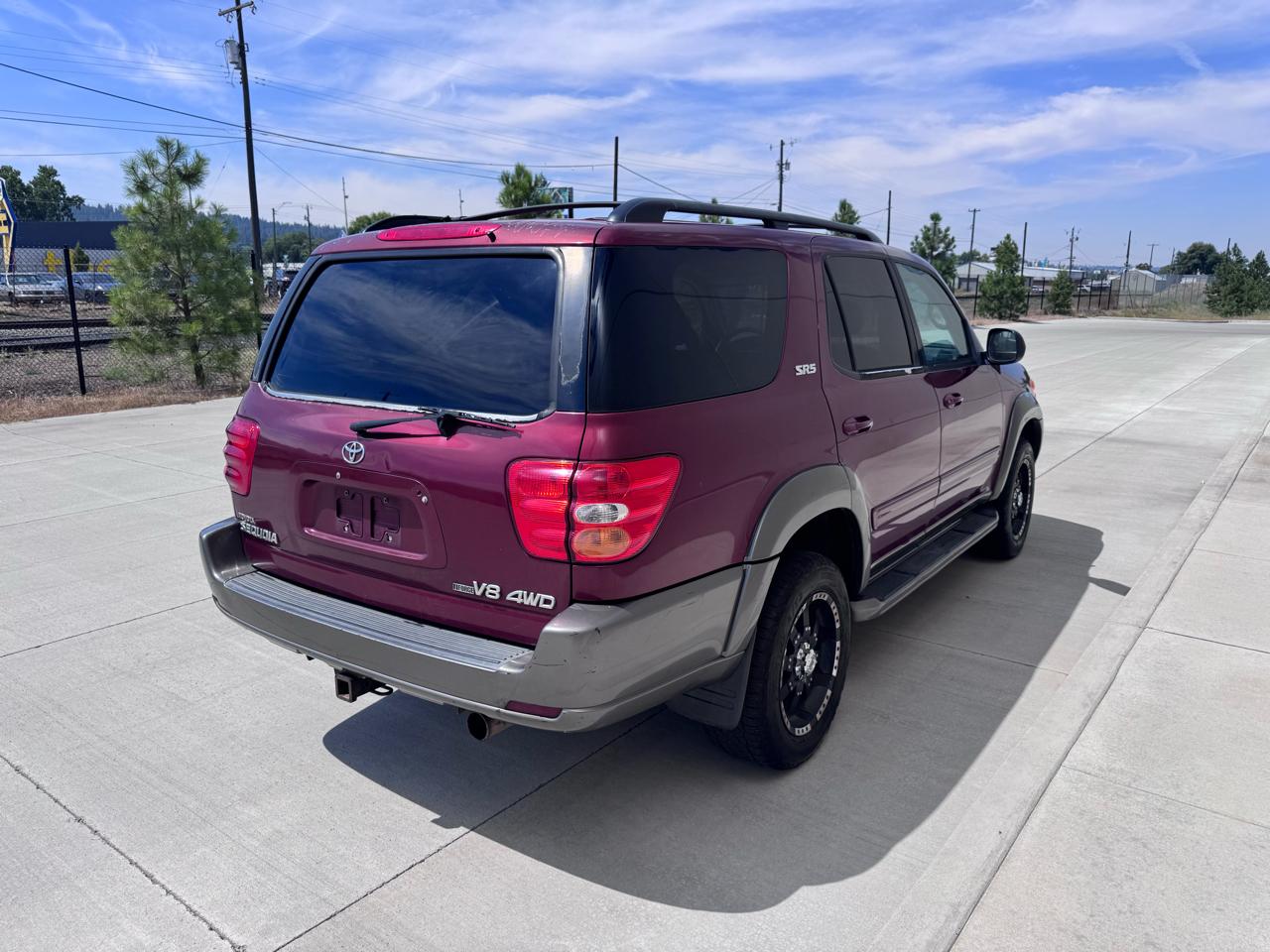 Toyota Sequoia SR5 4WD 2004