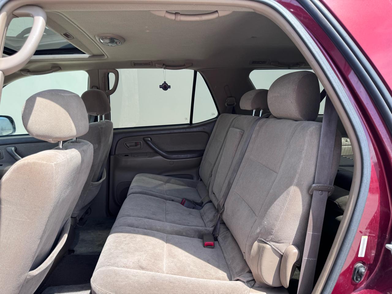 Toyota Sequoia SR5 4WD 2004