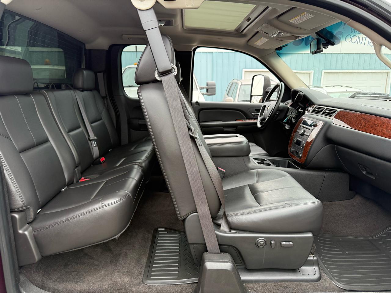Chevrolet Silverado 2500HD 4WD Double Cab 144.2" LTZ 2008