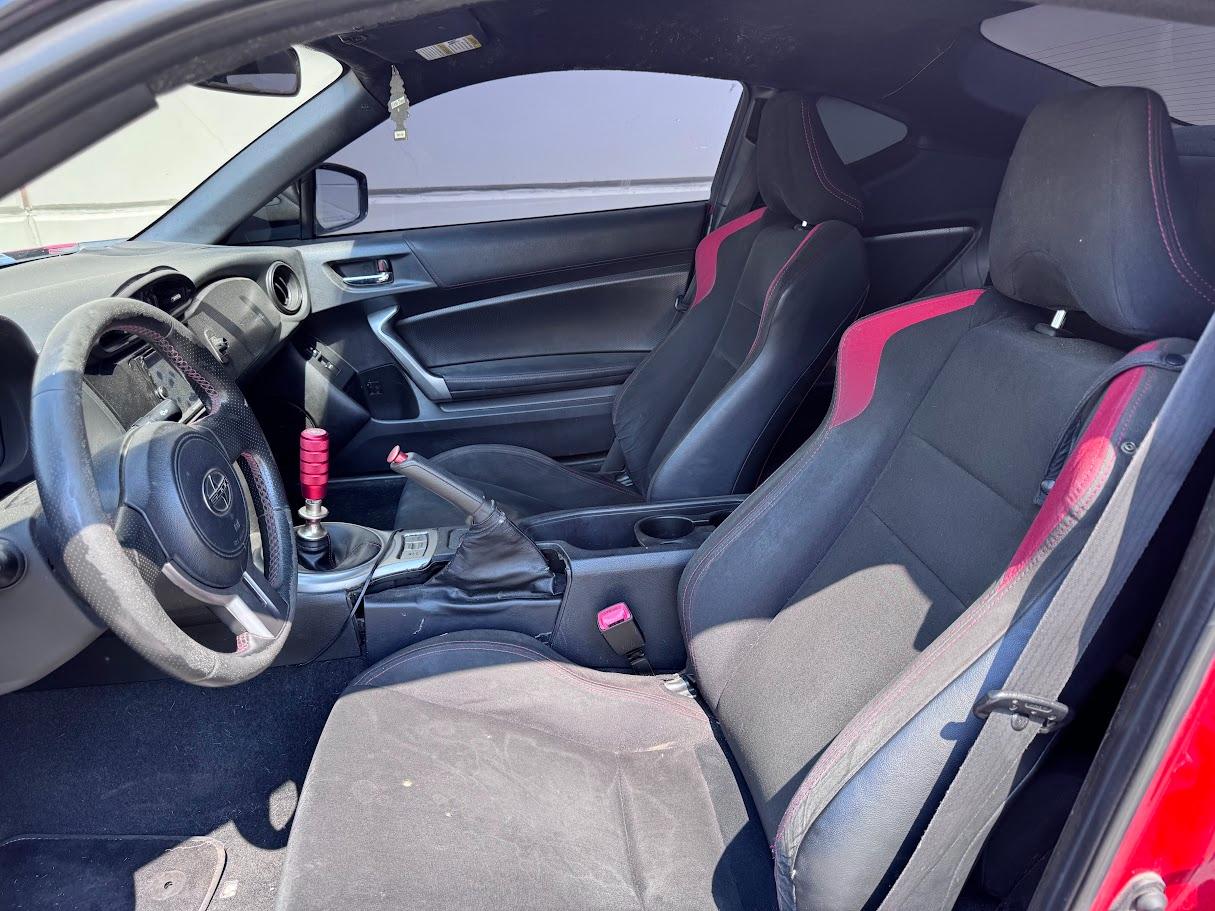 Scion FR-S 6MT 2013
