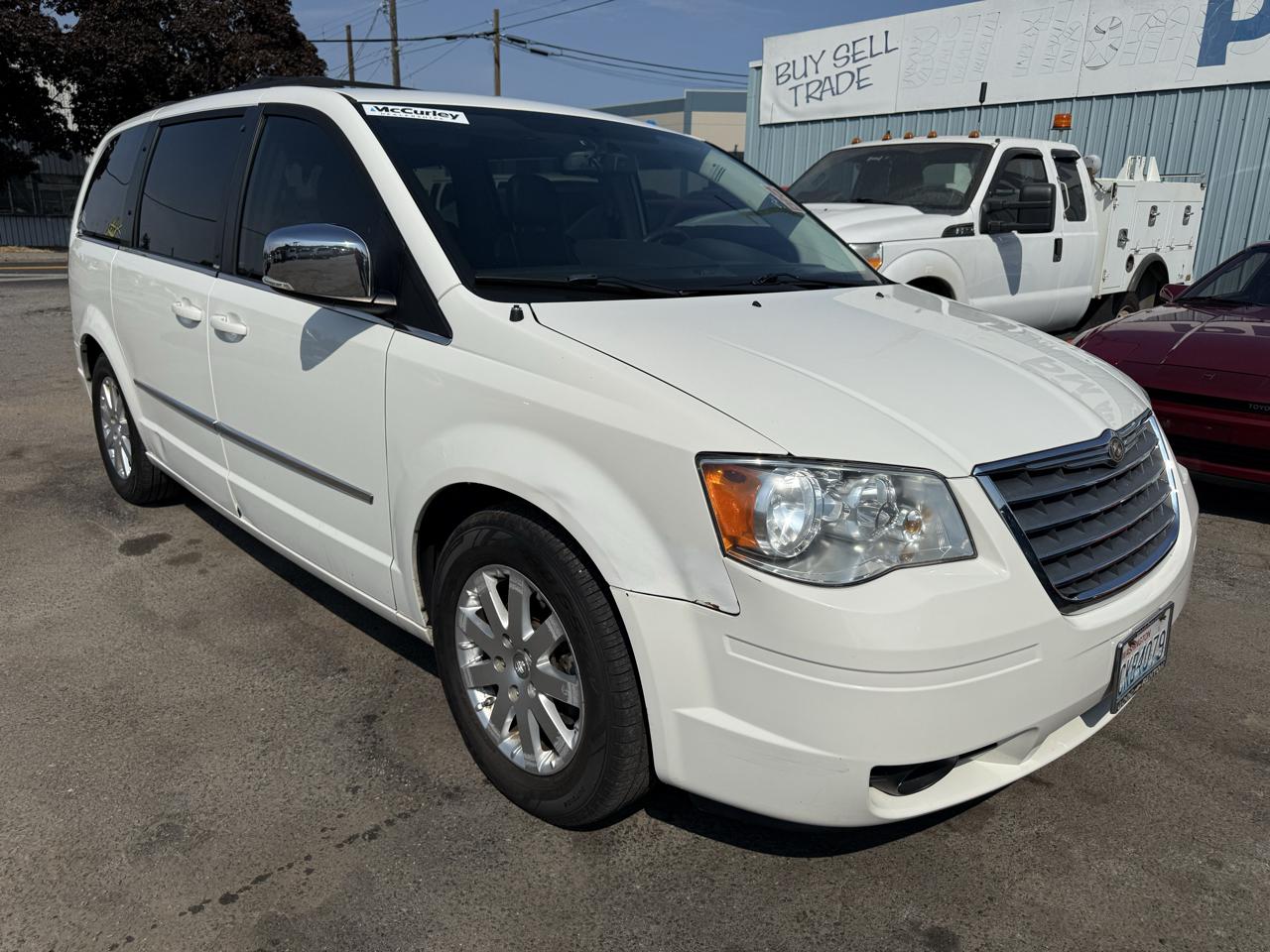 Chrysler Town & Country Touring Plus 2010