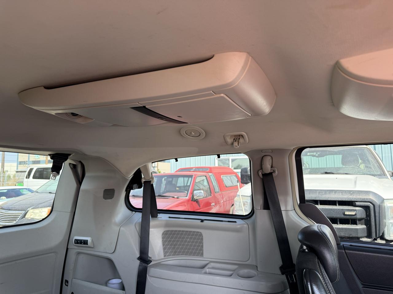 Chrysler Town & Country Touring Plus 2010