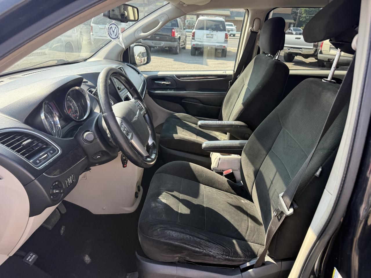 Chrysler Town & Country Touring 2012